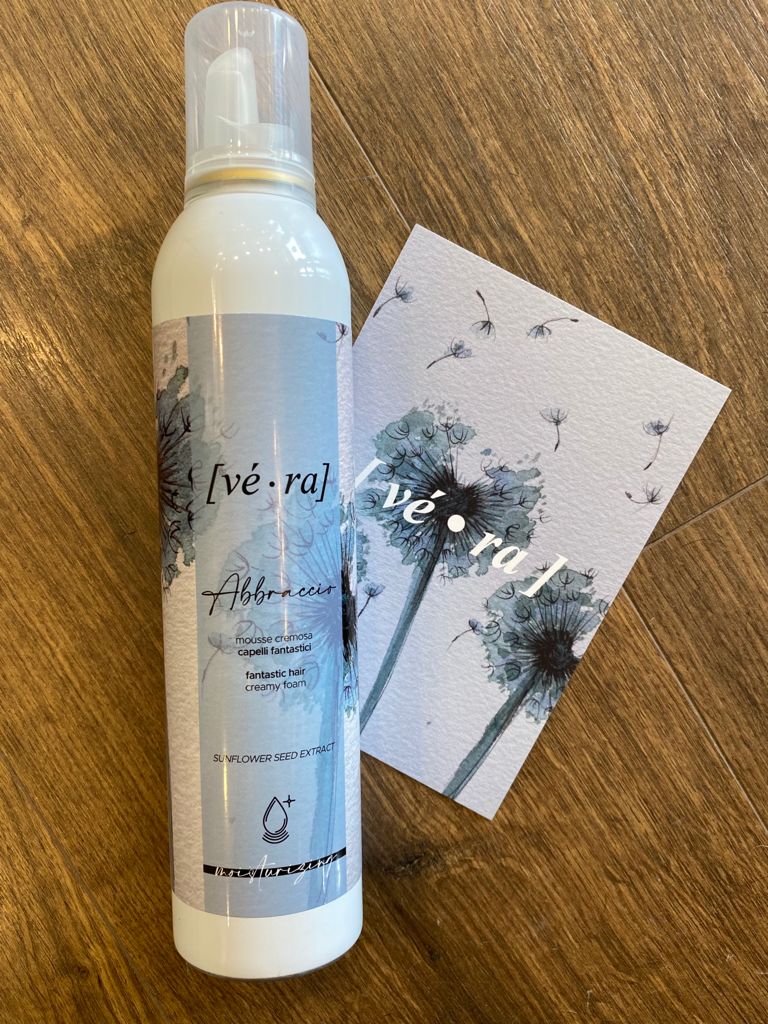 Abbraccio mousse capelli fantastici